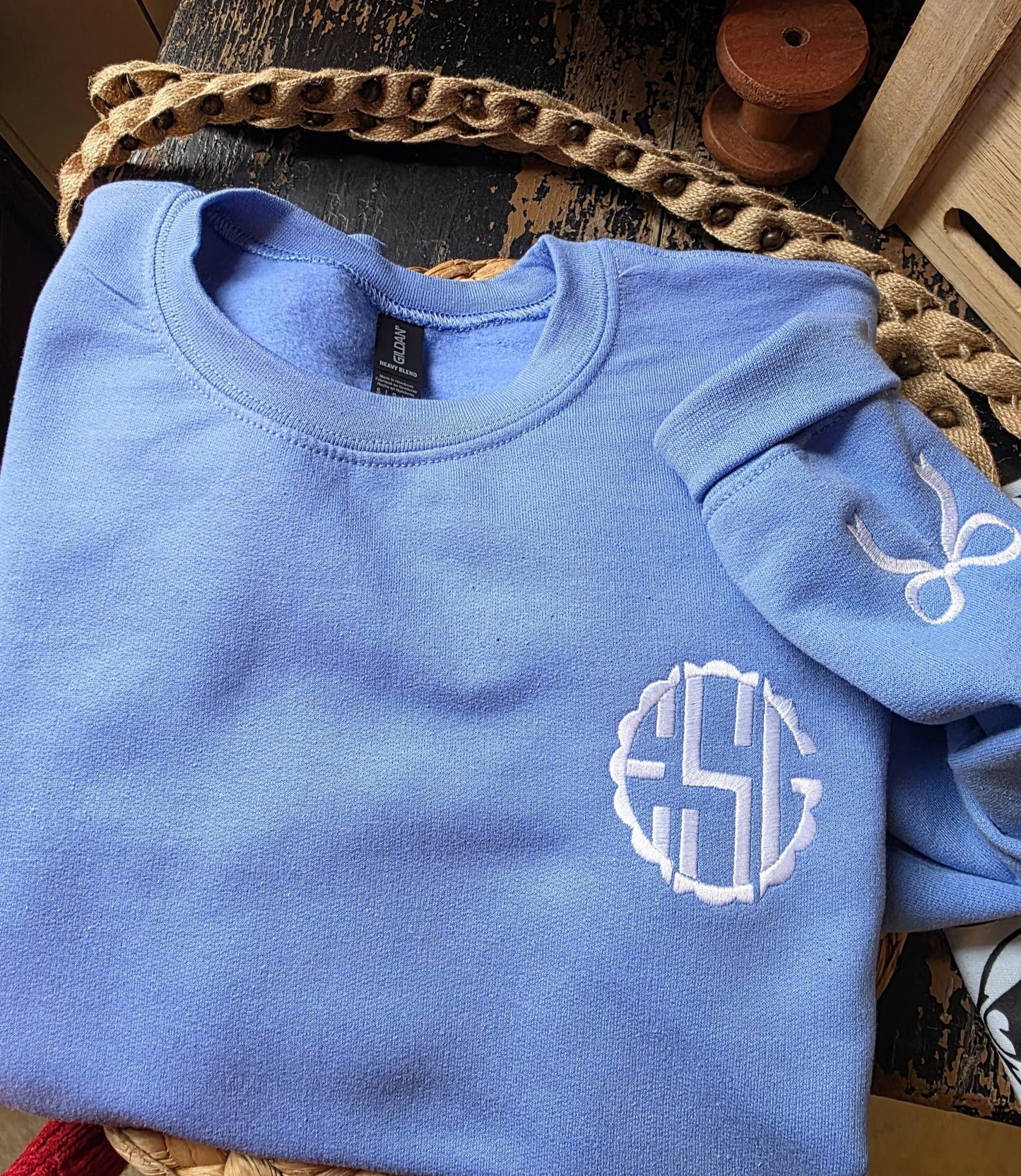 Spring scallop monogram Bow sweatshirt